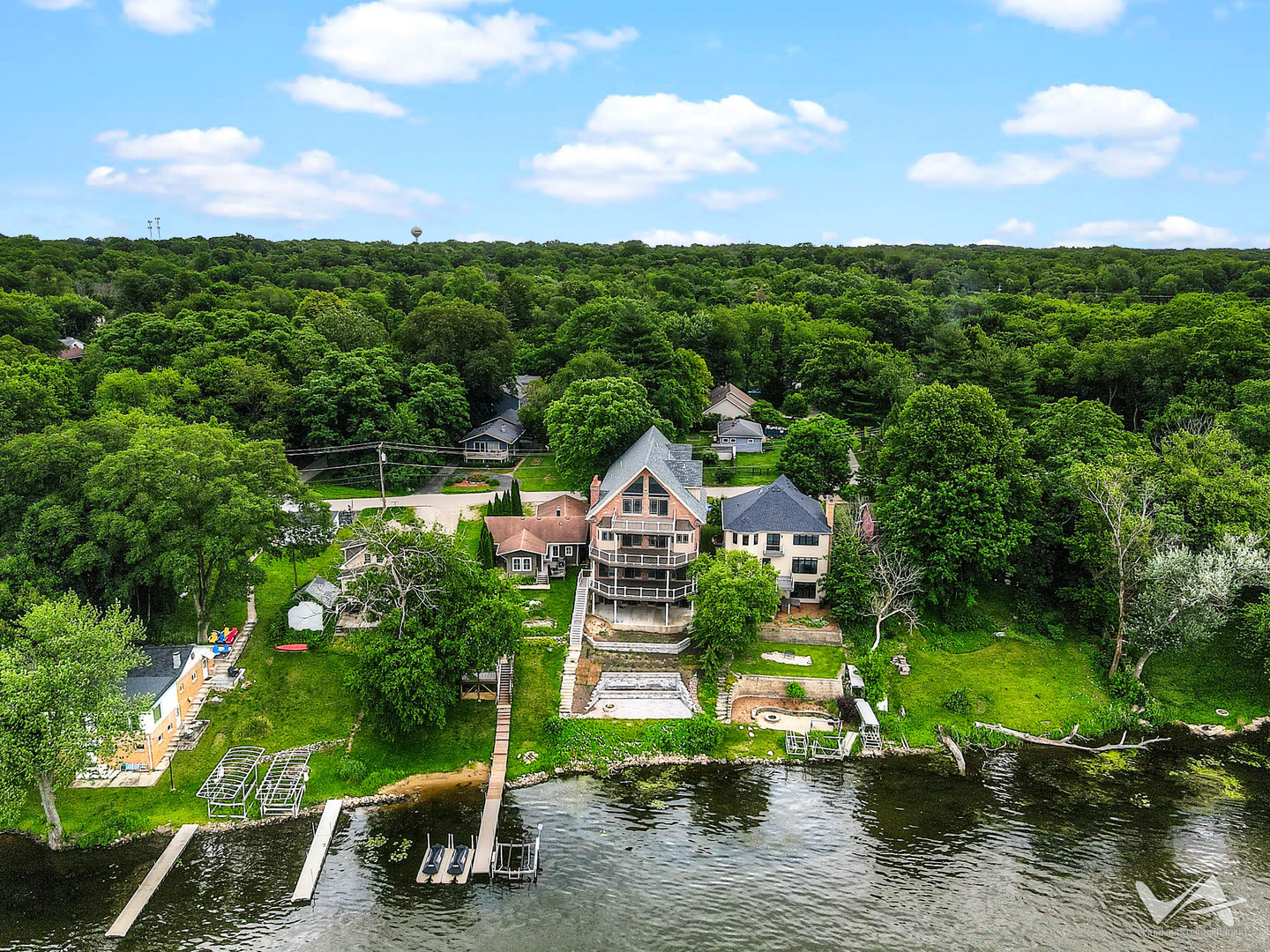 6N048 Riverside Drive