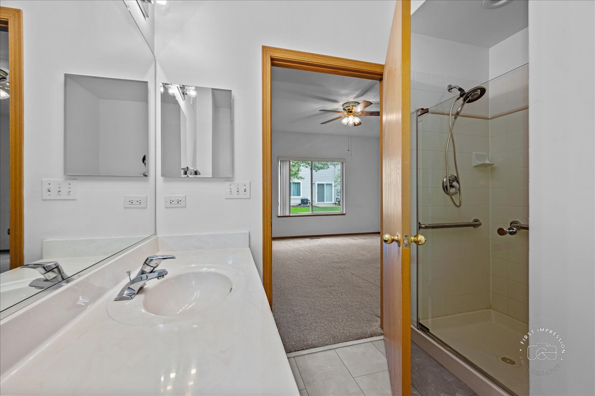 355 Thornwood Way Unit: A