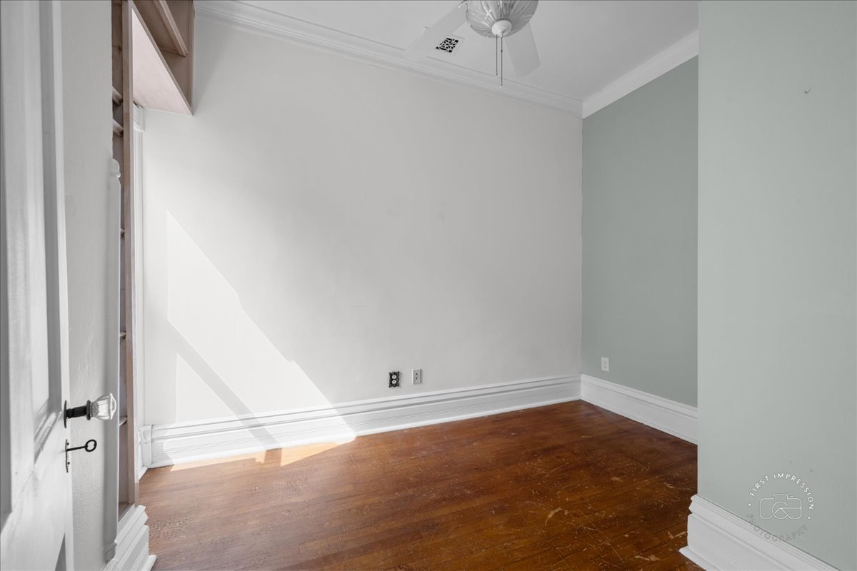 123 N Prairie Street