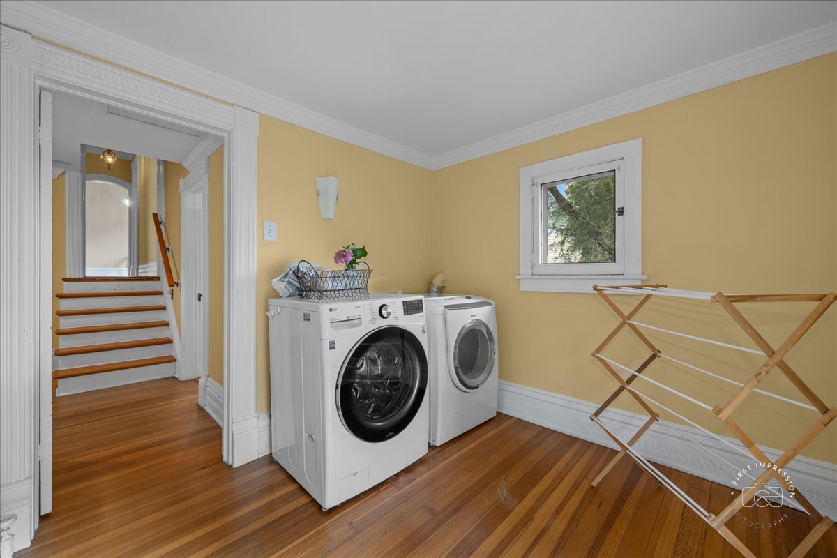 123 N Prairie Street