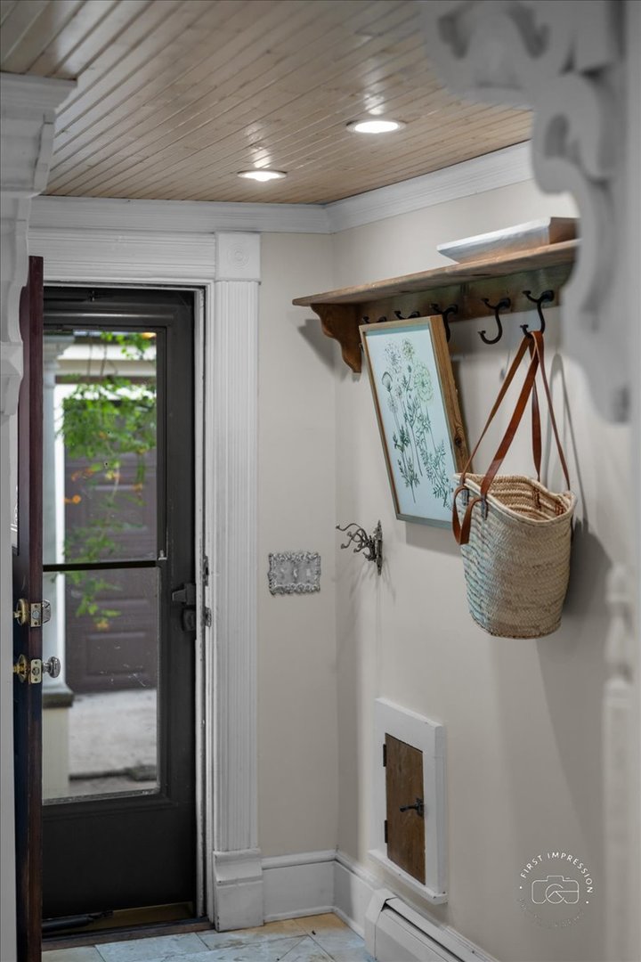 123 N Prairie Street