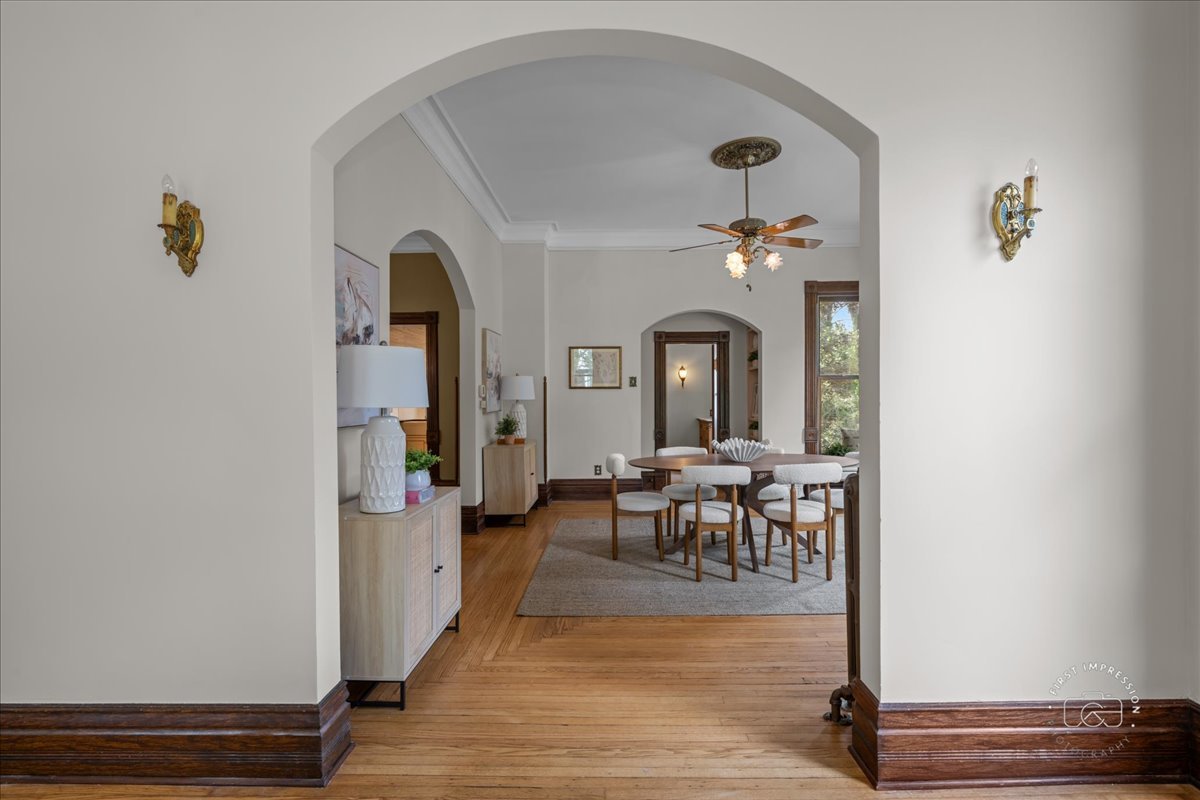 123 N Prairie Street