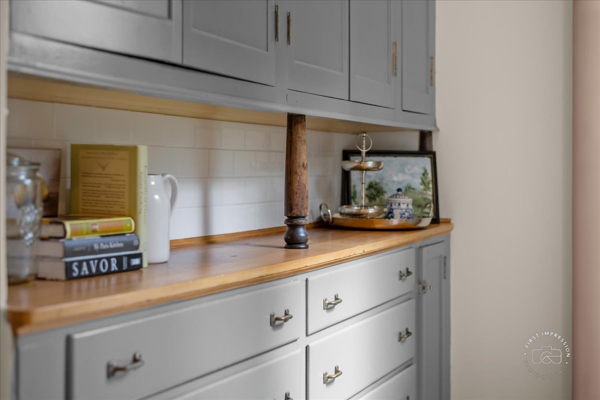 123 N Prairie Street