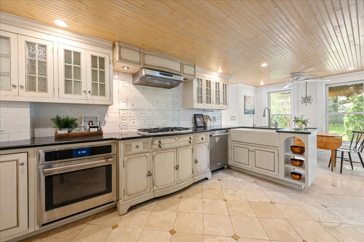 123 N Prairie Street