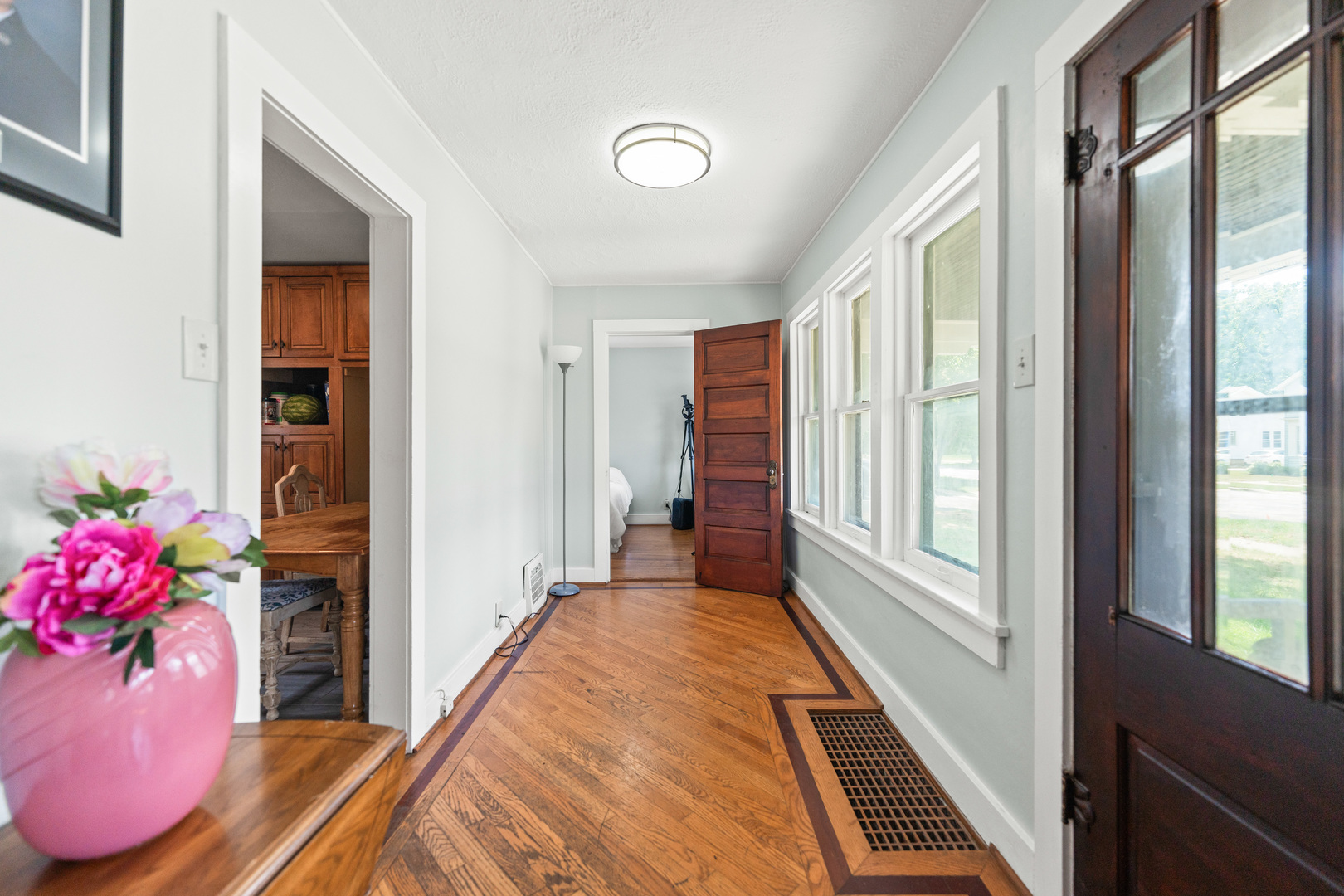 637/639 E Wilson Street