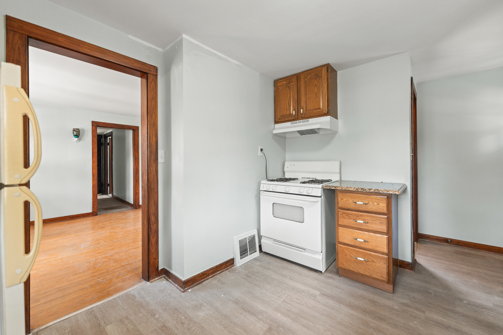 637/639 E Wilson Street