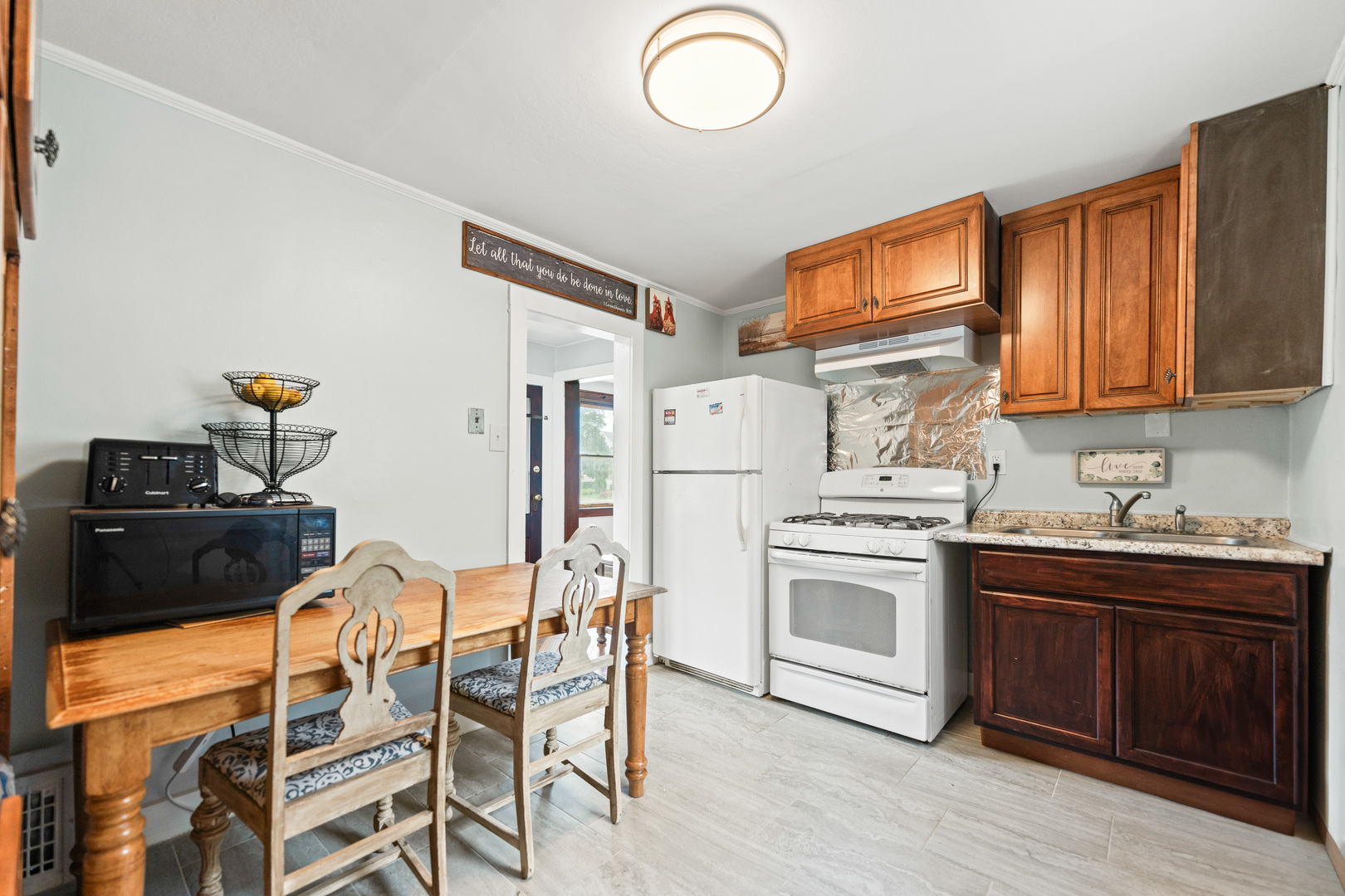 637/639 E Wilson Street