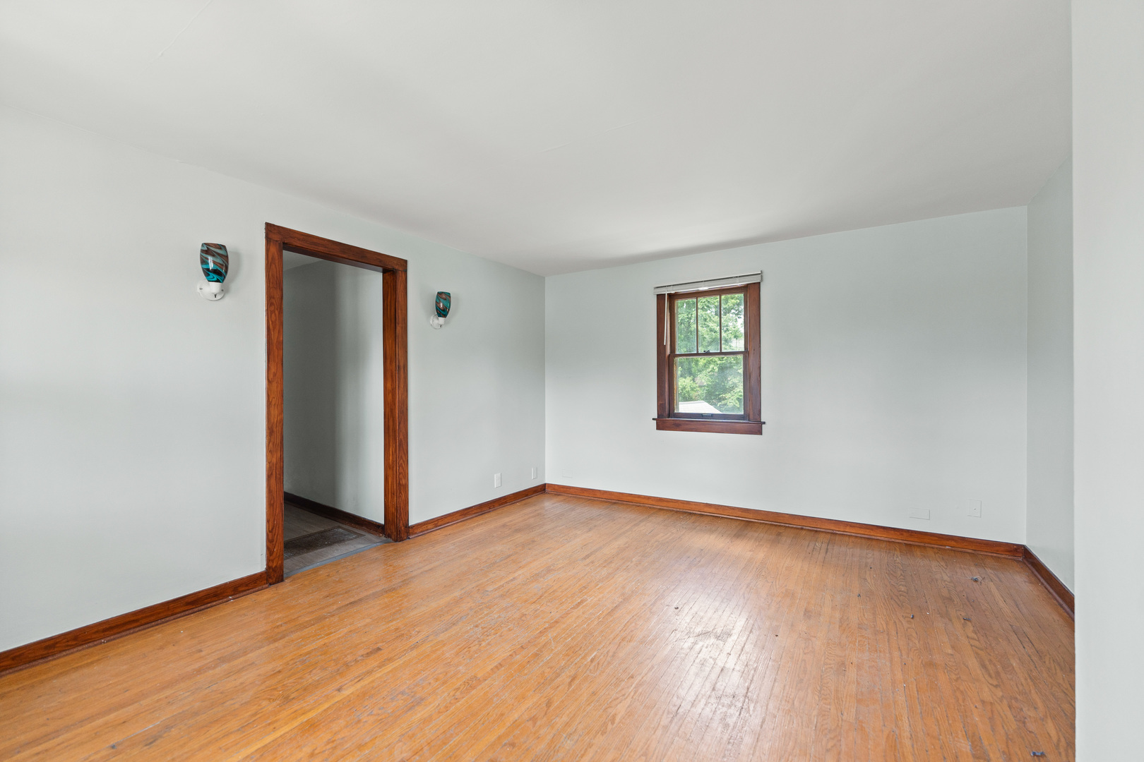 637/639 E Wilson Street