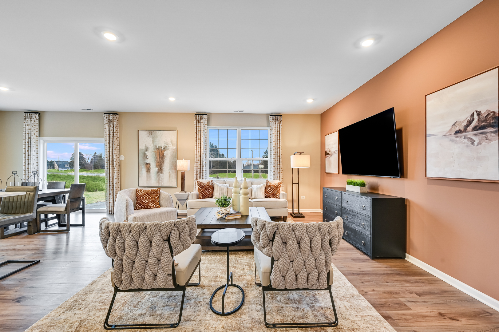 1055 Greenleaf Street