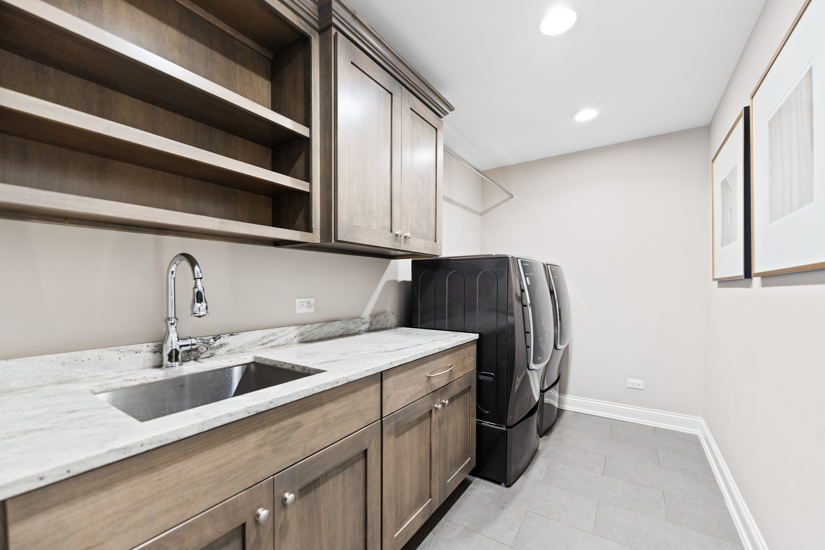 39W162 Long Meadow Lane