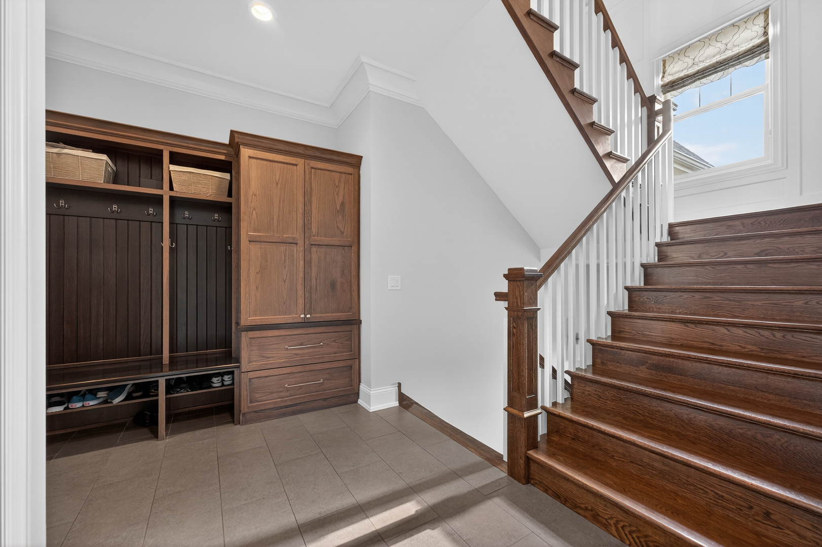 39W162 Long Meadow Lane