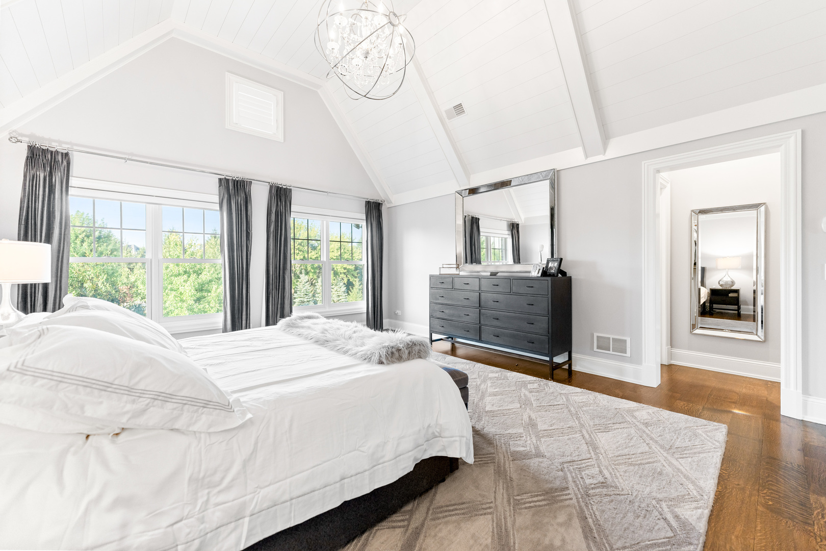 39W162 Long Meadow Lane