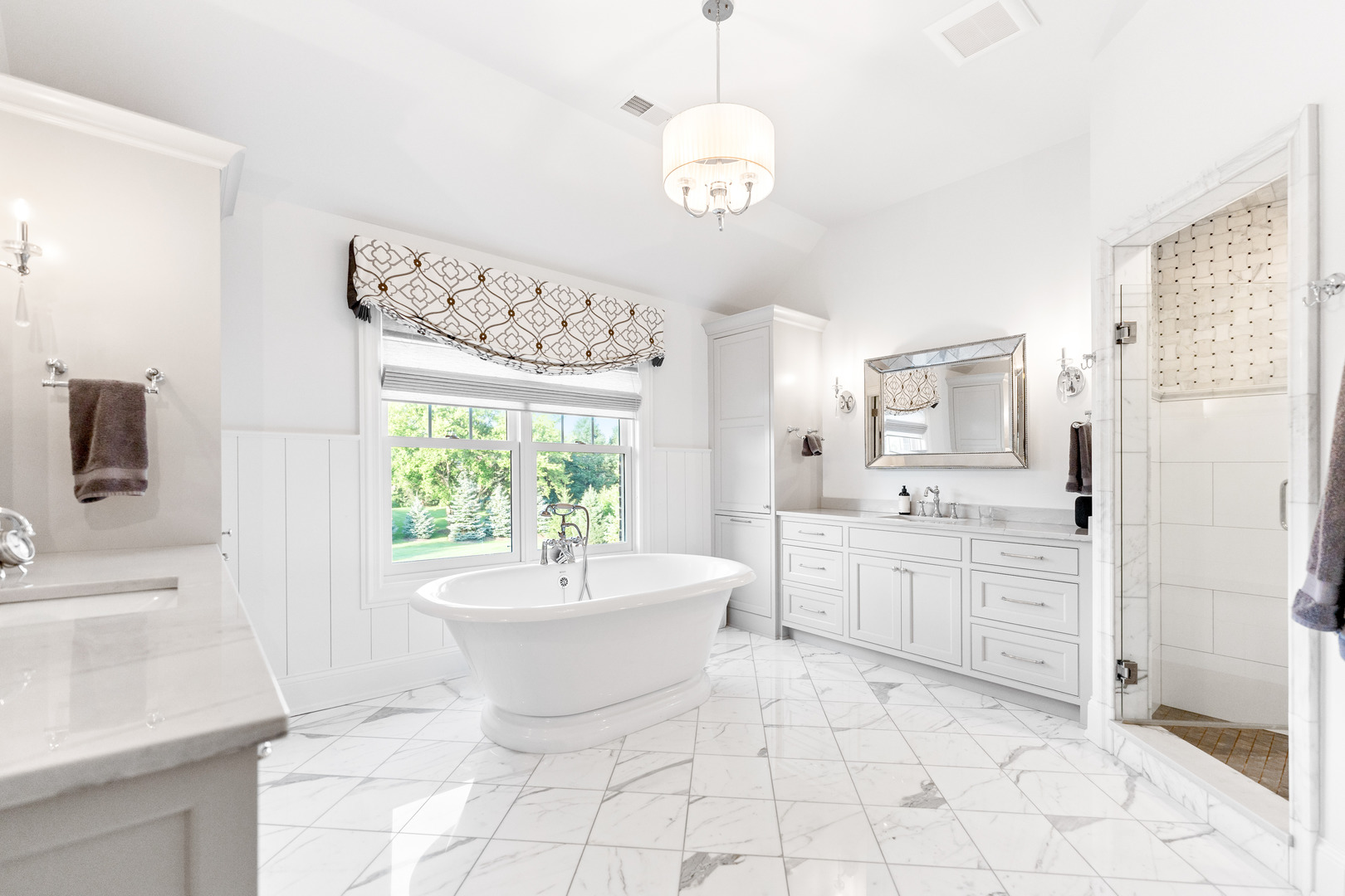 39W162 Long Meadow Lane