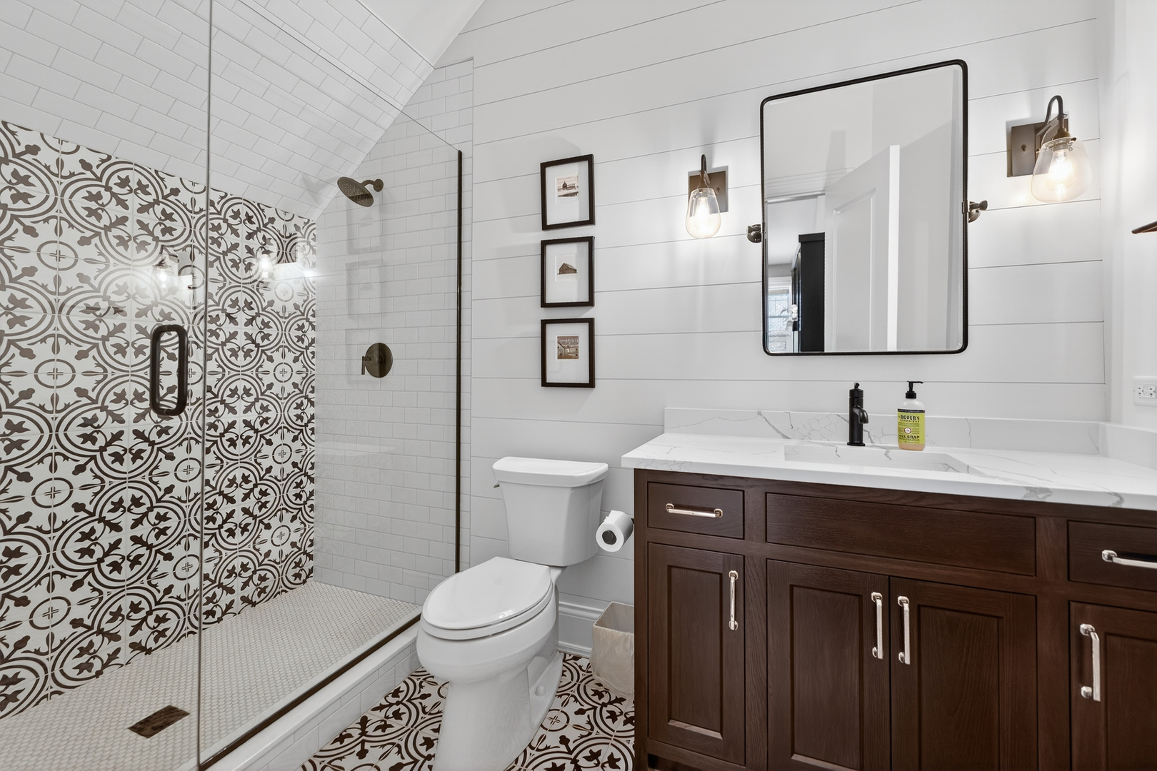 39W162 Long Meadow Lane