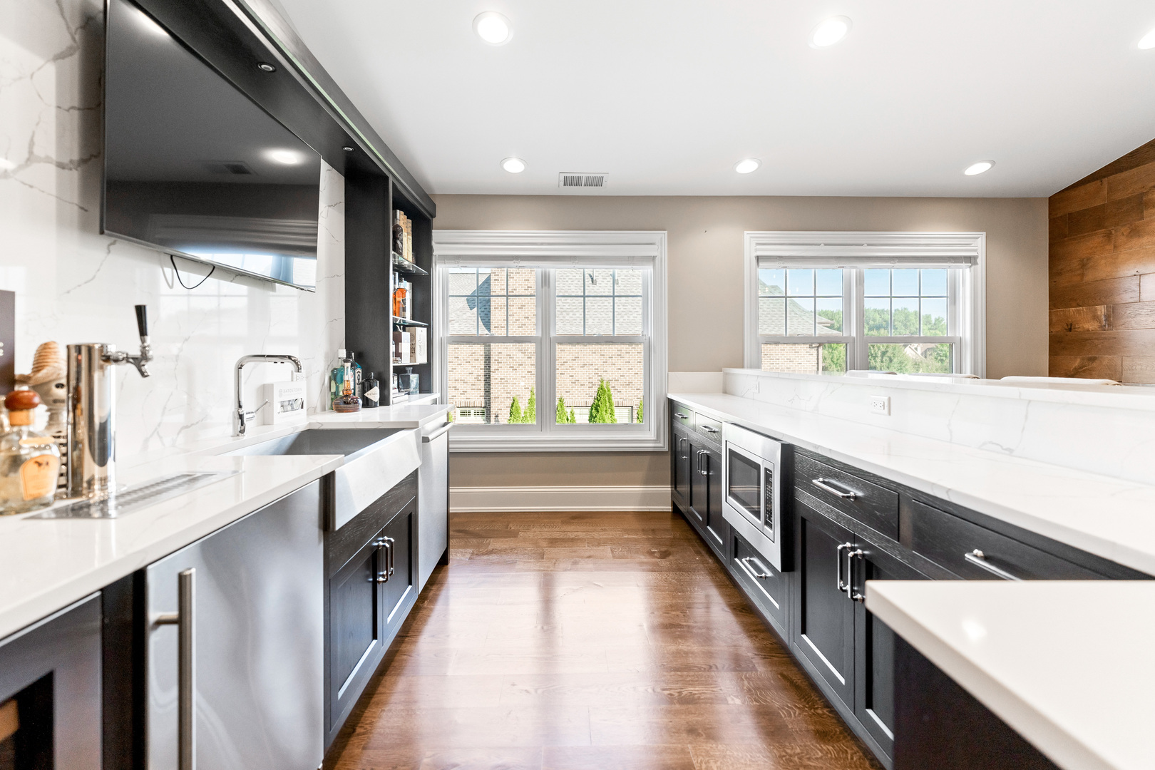 39W162 Long Meadow Lane