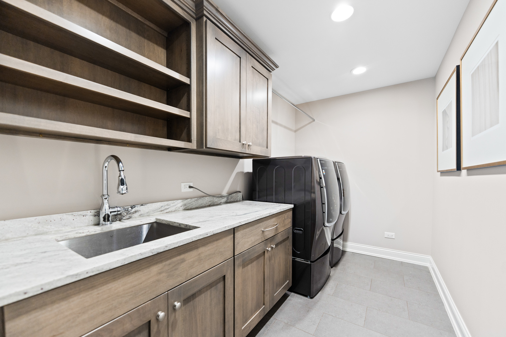 39W162 Long Meadow Lane