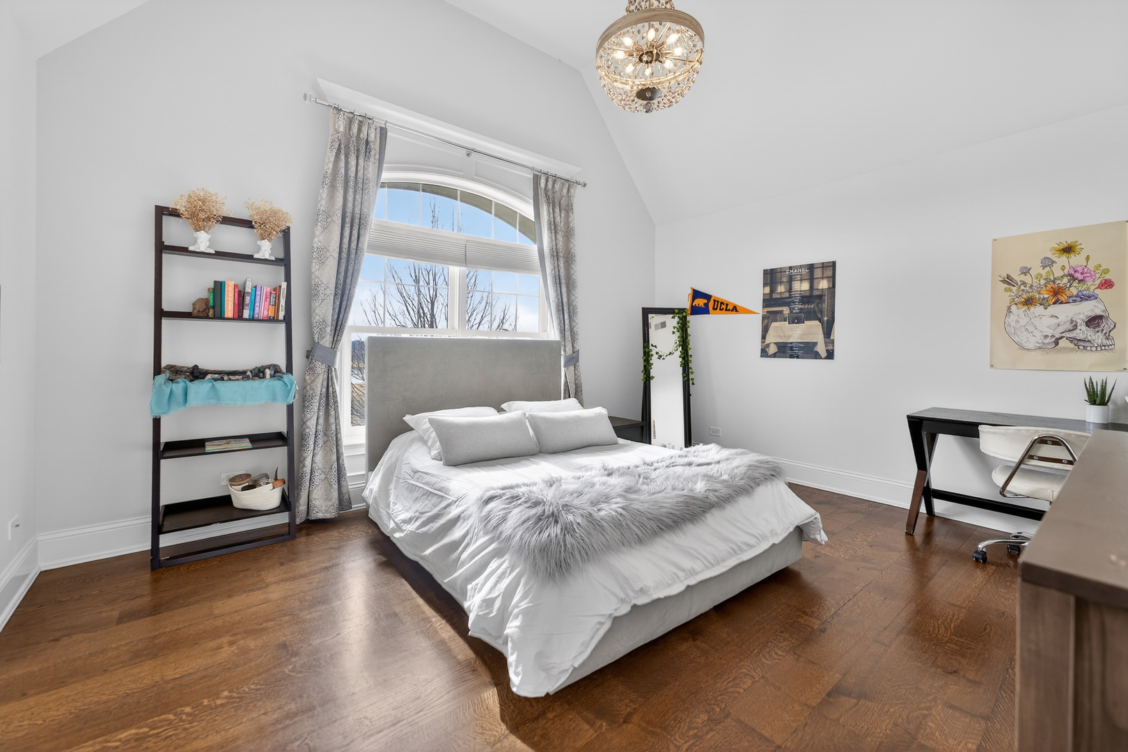 39W162 Long Meadow Lane