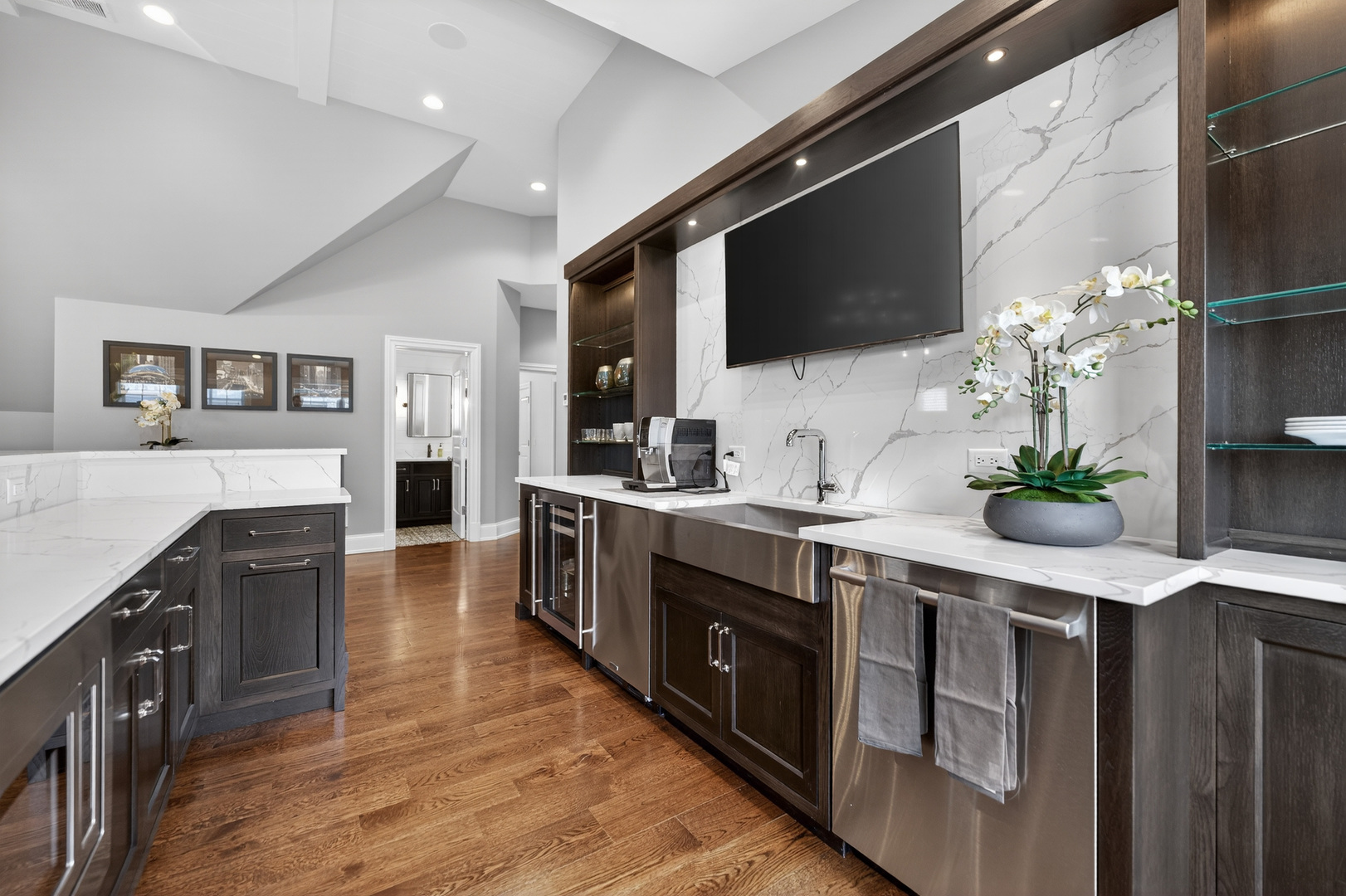 39W162 Long Meadow Lane