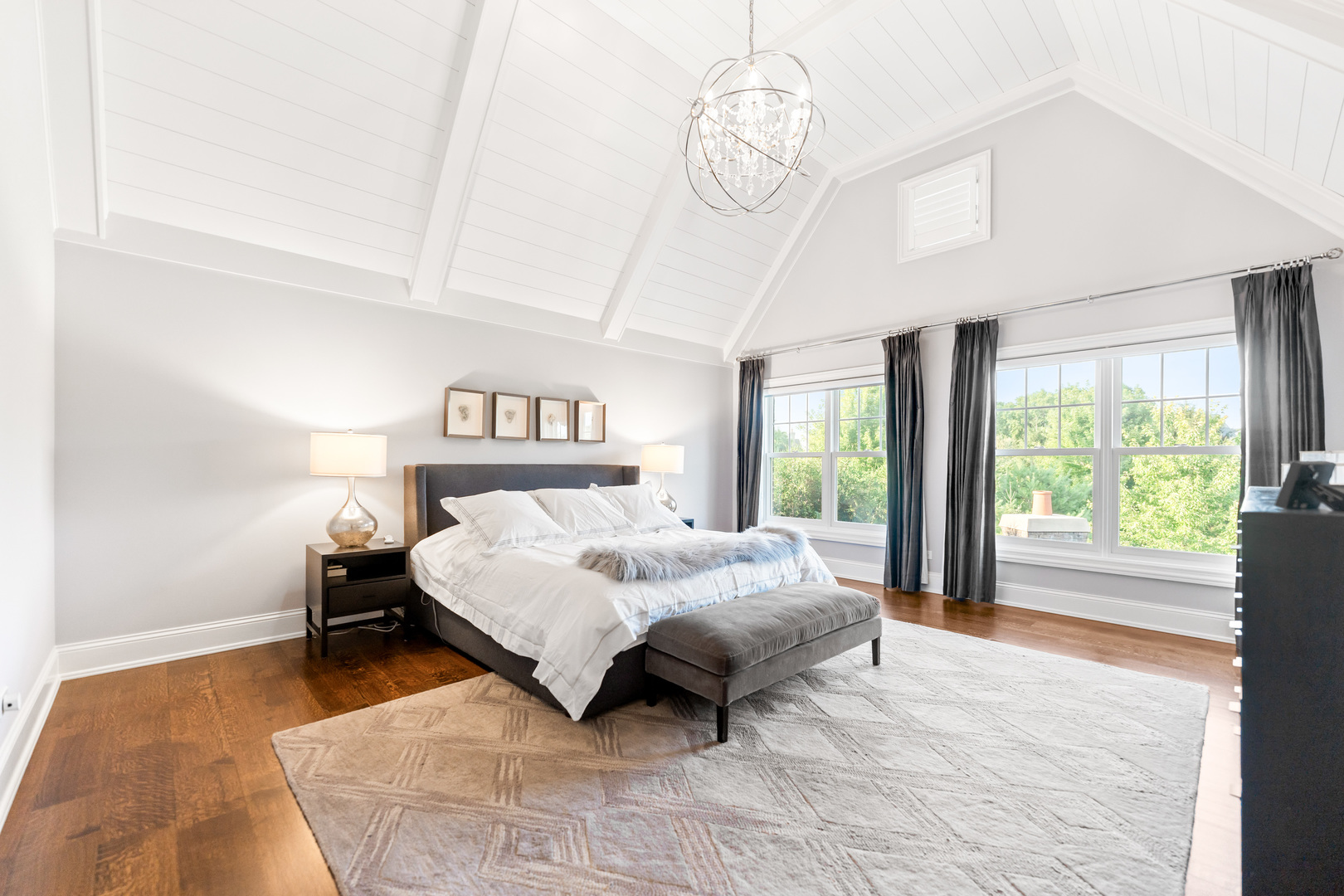 39W162 Long Meadow Lane