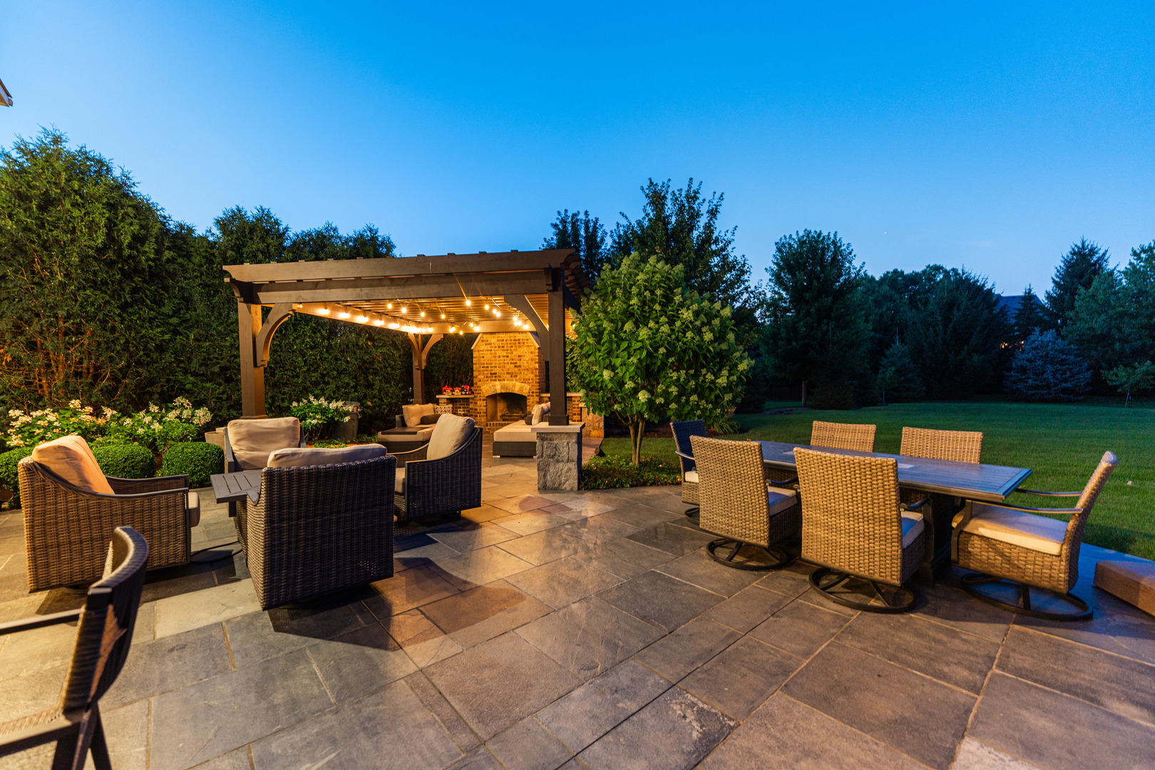 39W162 Long Meadow Lane