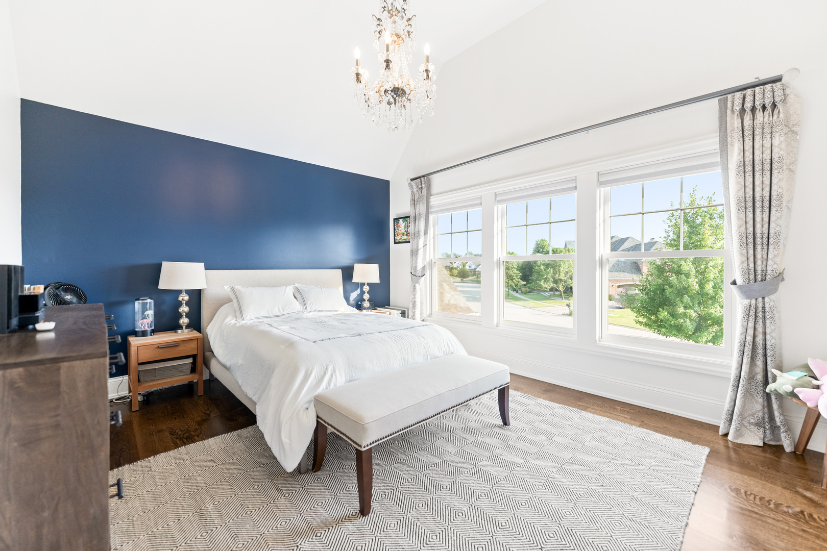 39W162 Long Meadow Lane