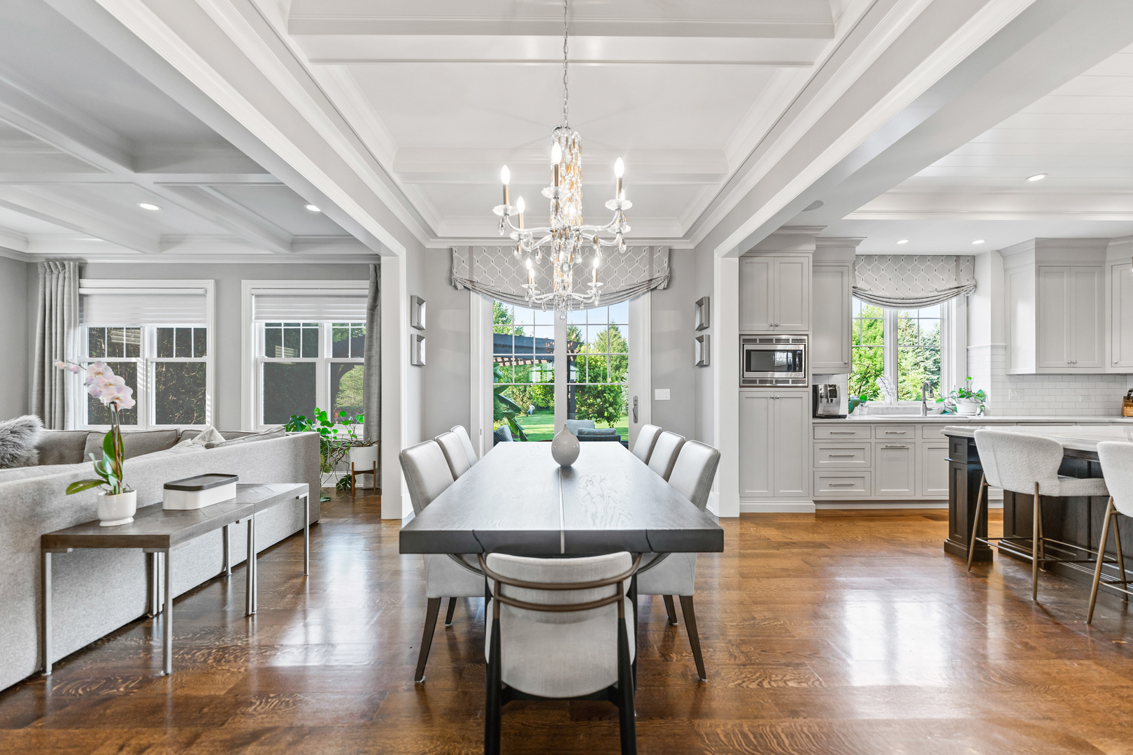 39W162 Long Meadow Lane