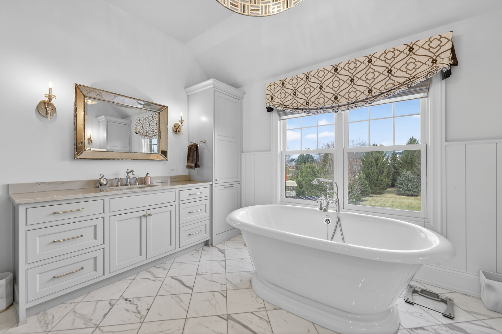 39W162 Long Meadow Lane