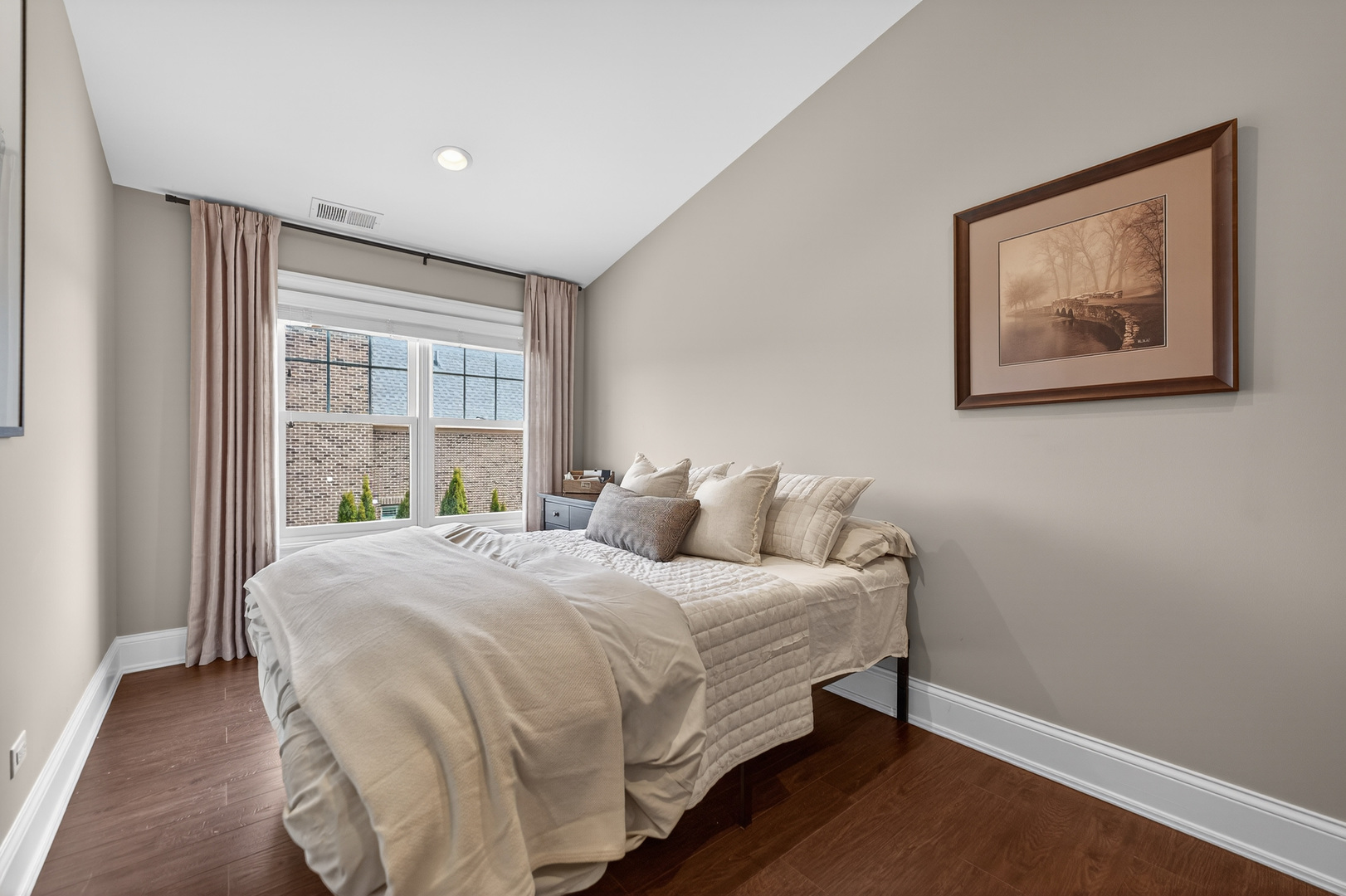 39W162 Long Meadow Lane