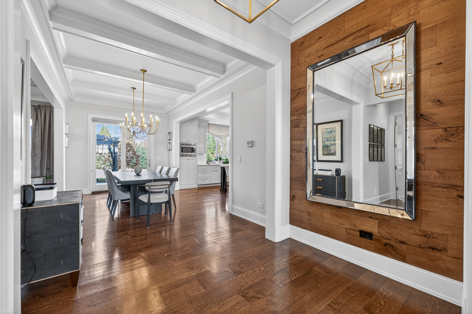 39W162 Long Meadow Lane