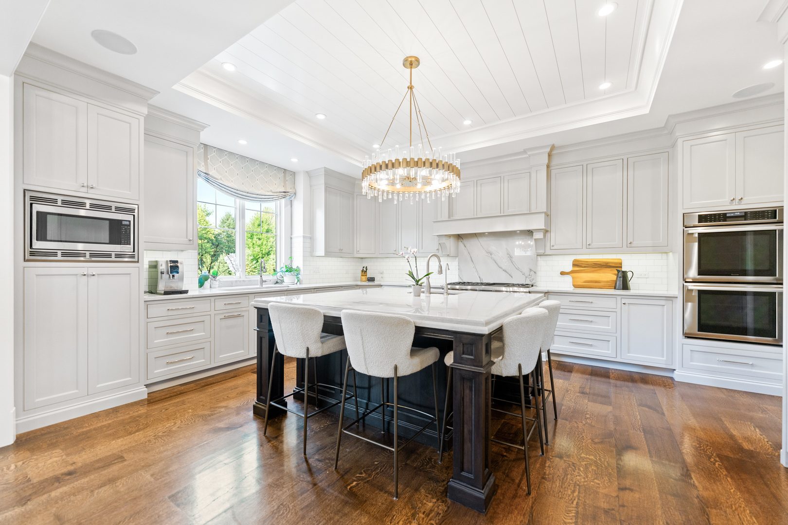 39W162 Long Meadow Lane