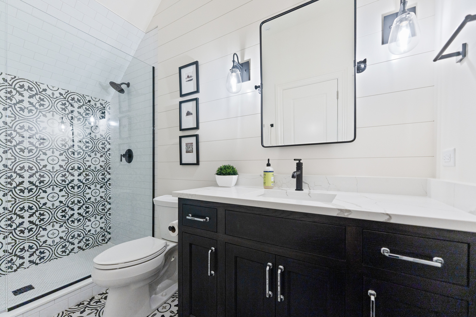 39W162 Long Meadow Lane