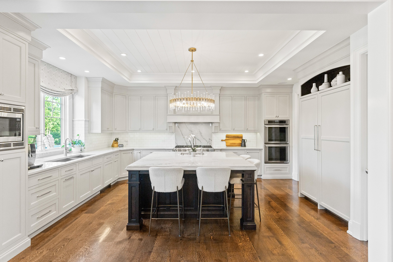 39W162 Long Meadow Lane