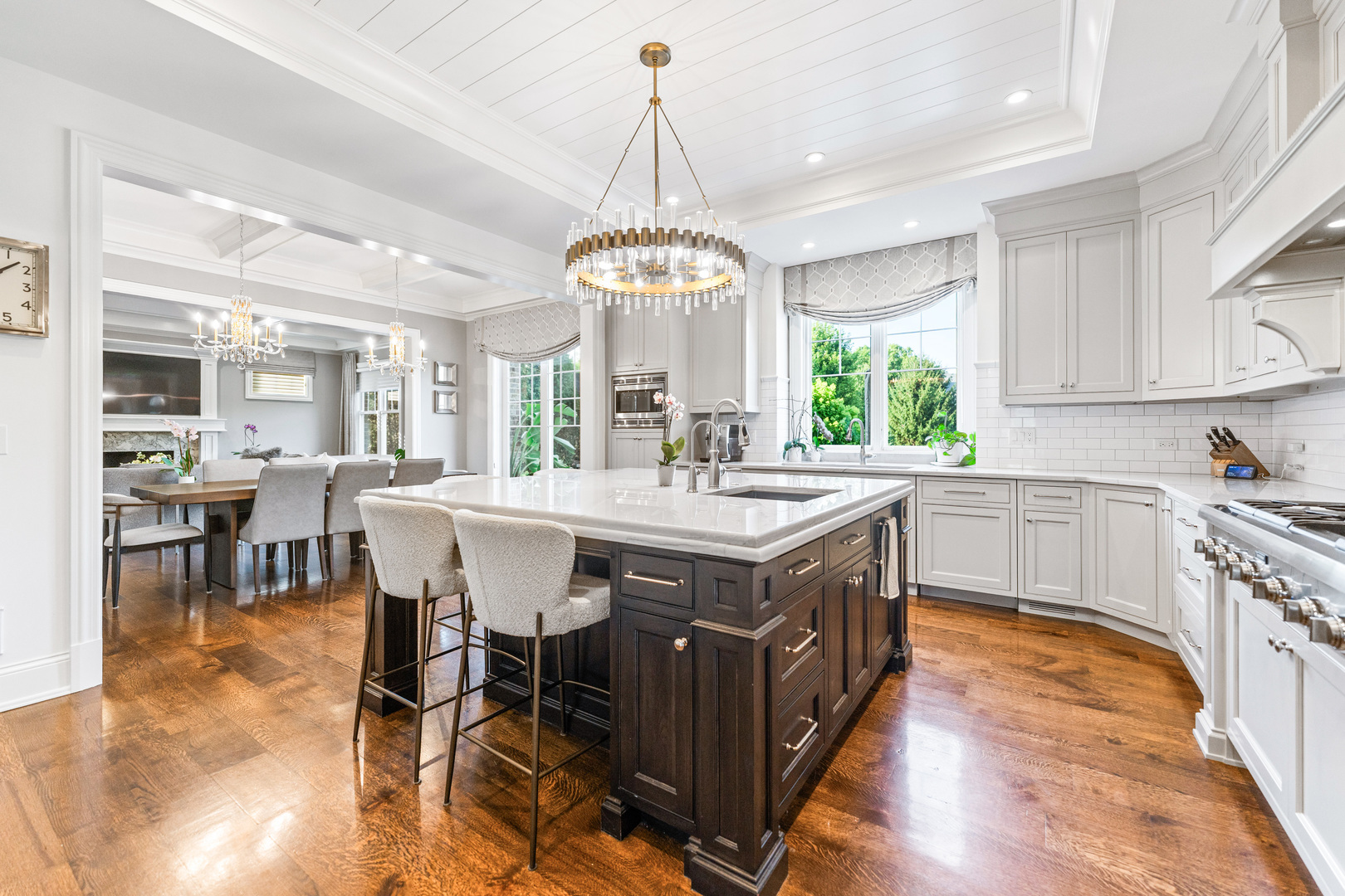 39W162 Long Meadow Lane