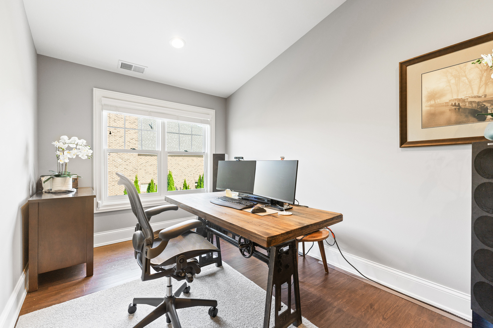 39W162 Long Meadow Lane