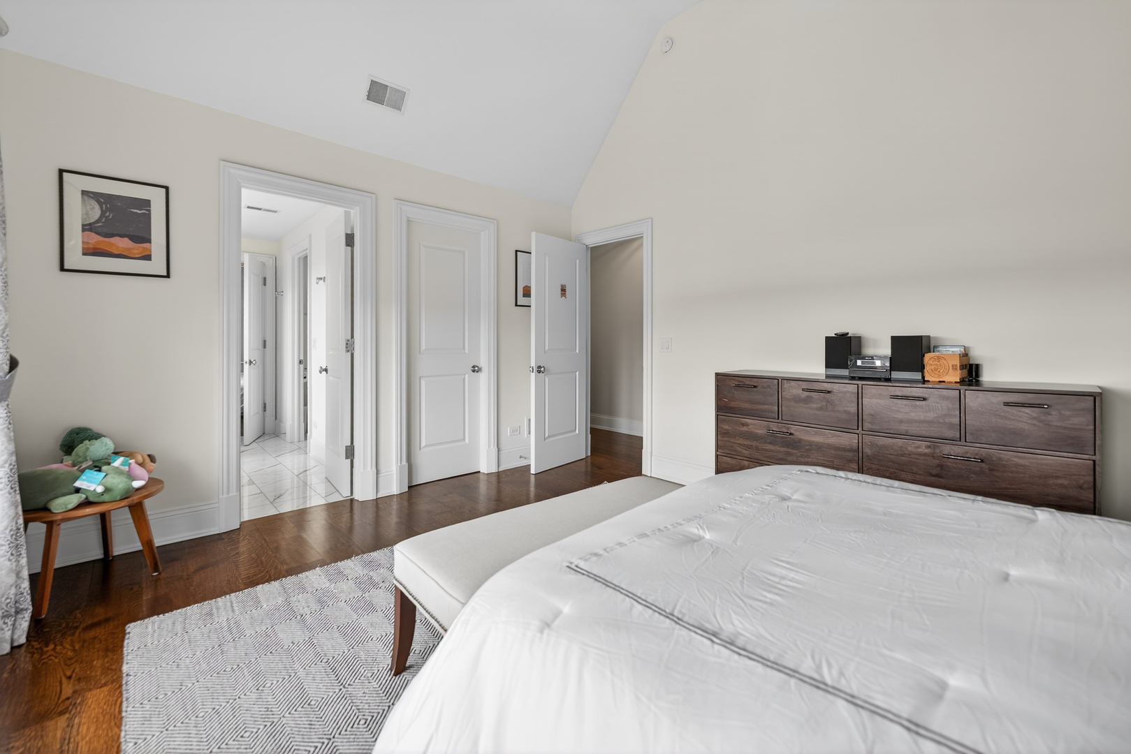 39W162 Long Meadow Lane