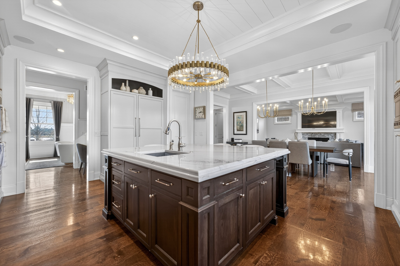 39W162 Long Meadow Lane