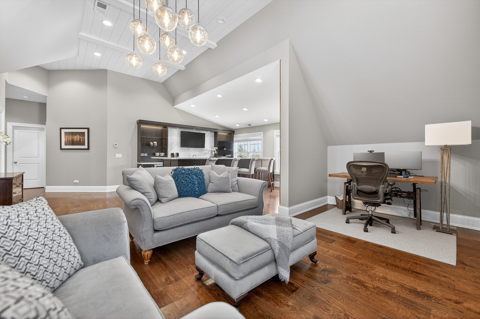 39W162 Long Meadow Lane