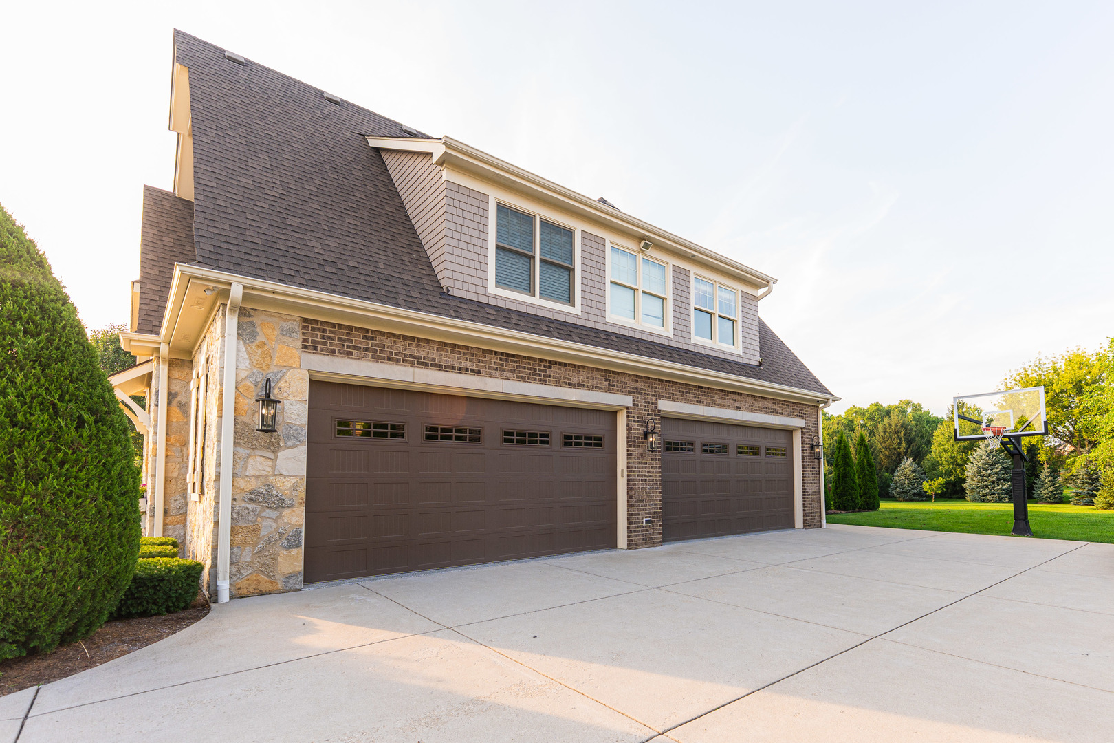 39W162 Long Meadow Lane