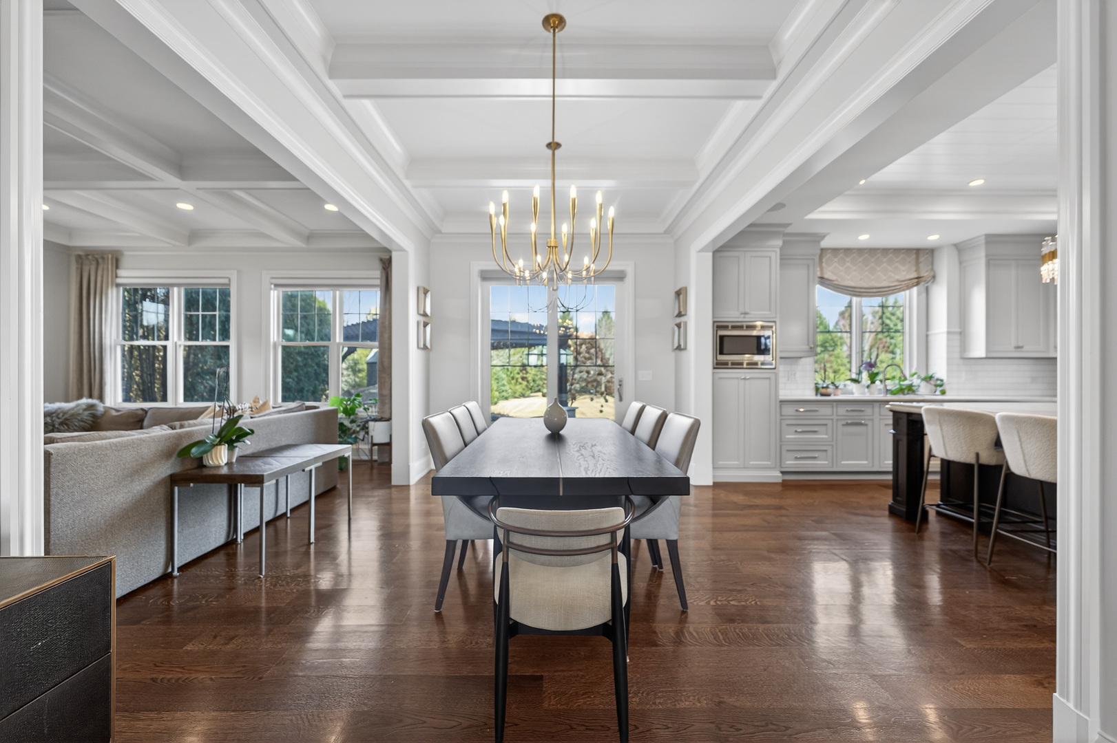 39W162 Long Meadow Lane