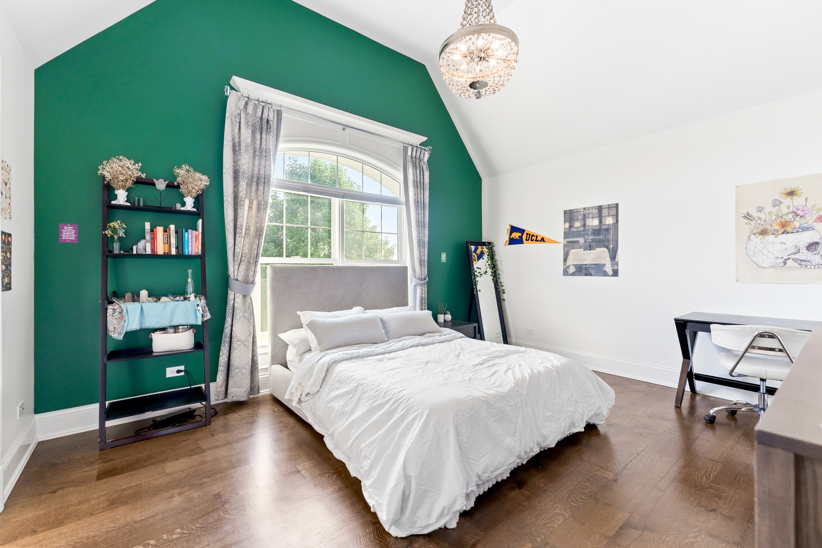 39W162 Long Meadow Lane