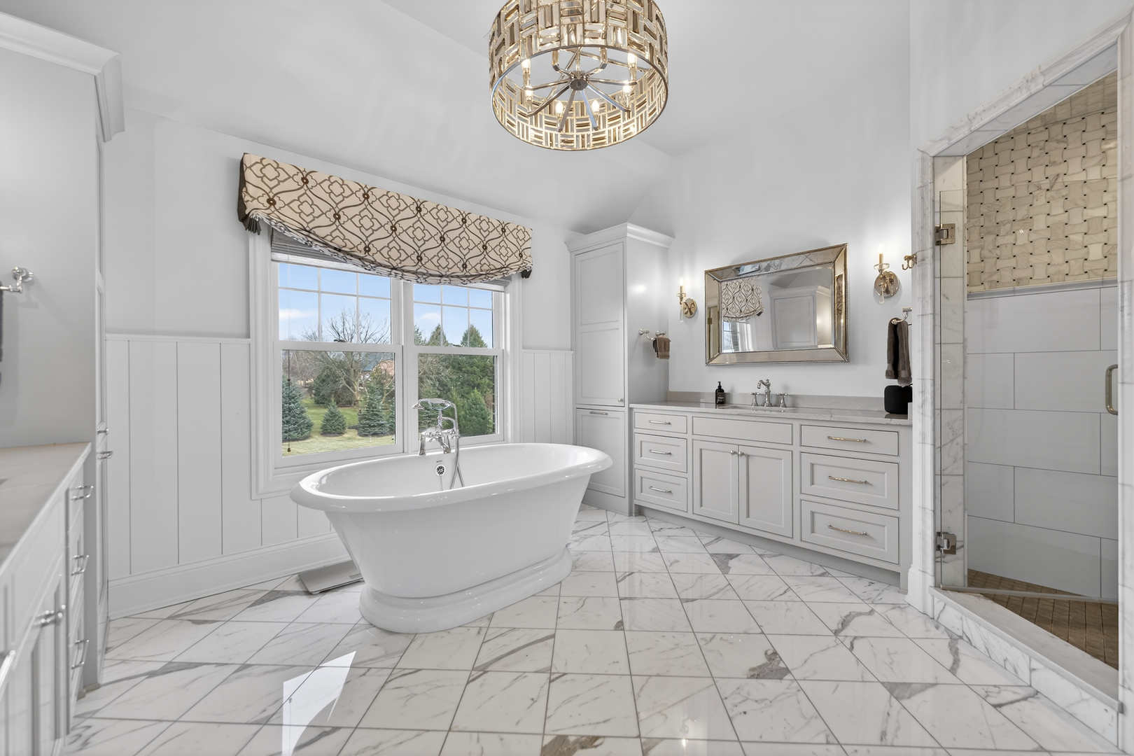 39W162 Long Meadow Lane