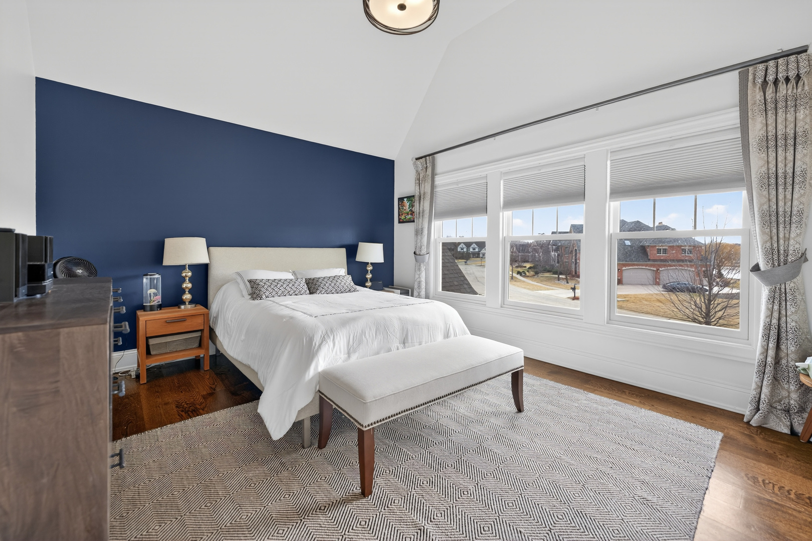 39W162 Long Meadow Lane