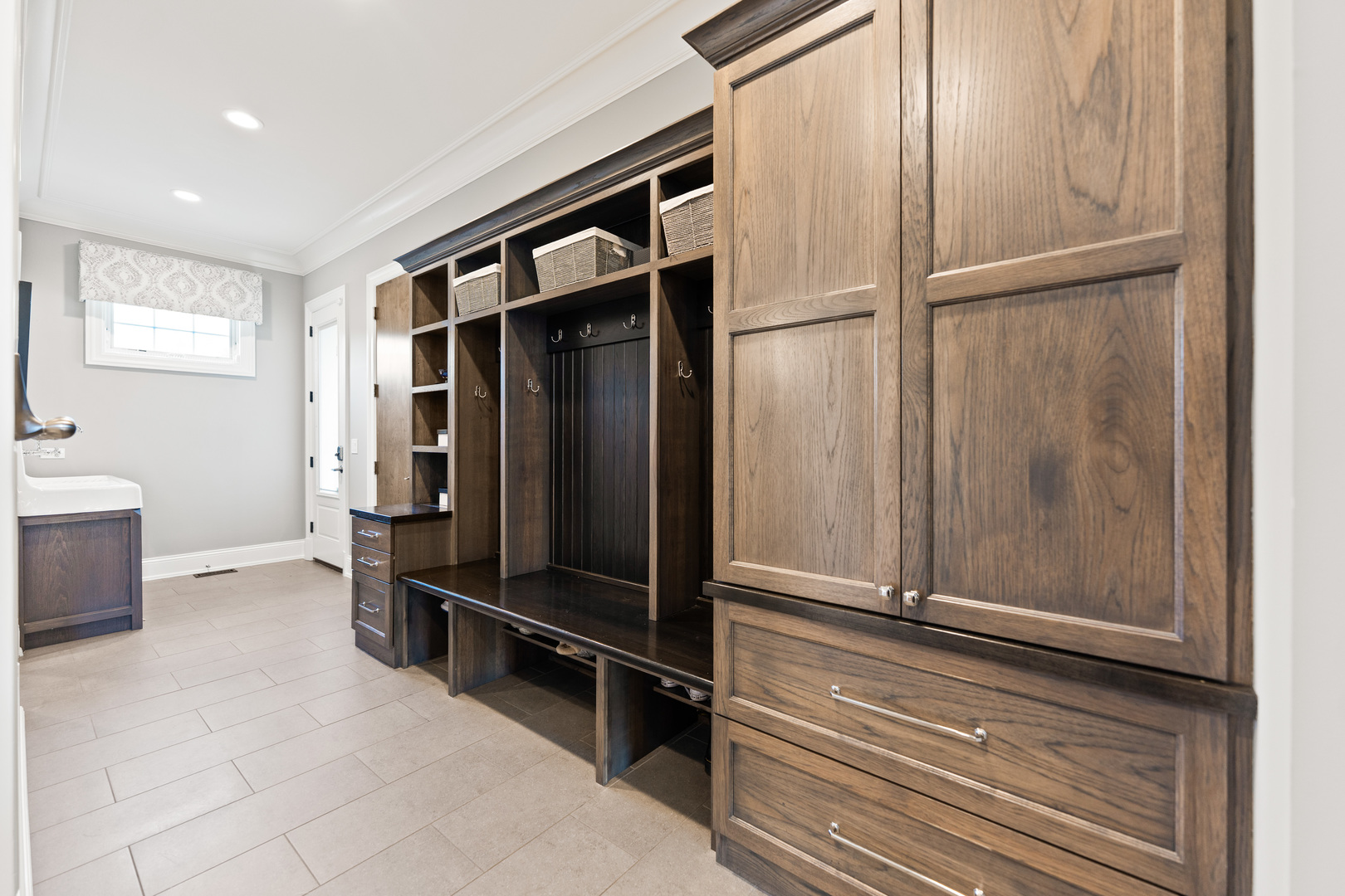 39W162 Long Meadow Lane