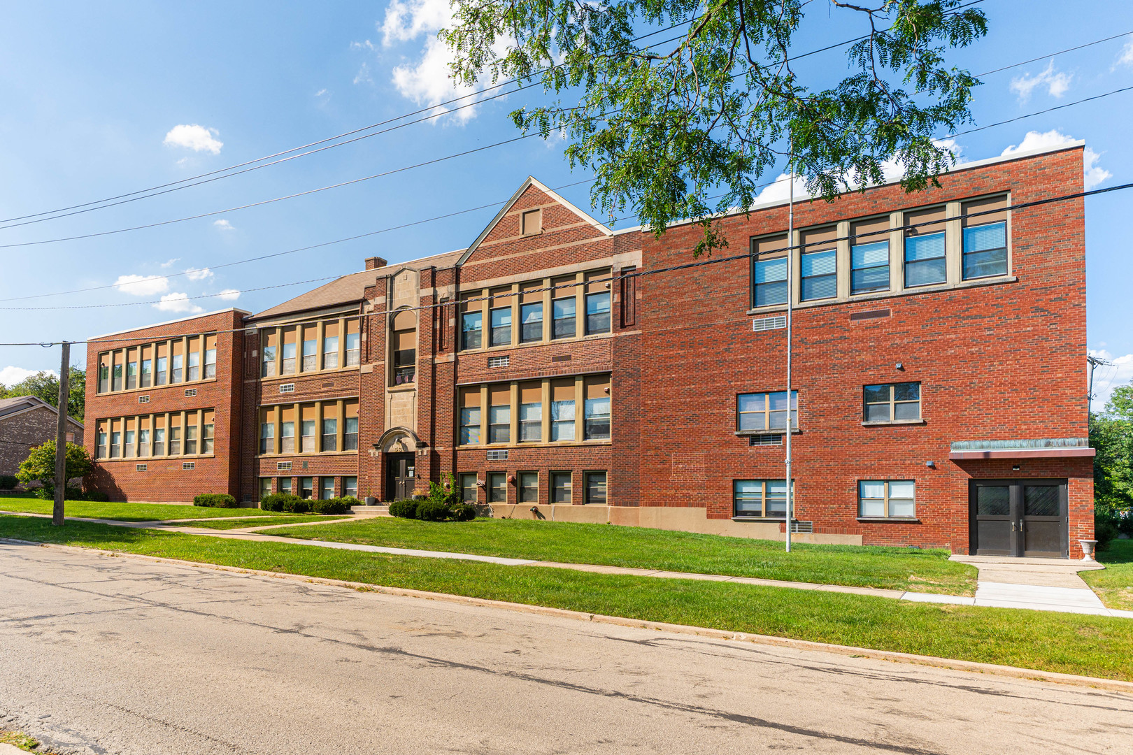 530 E Highland Avenue Unit: B-5