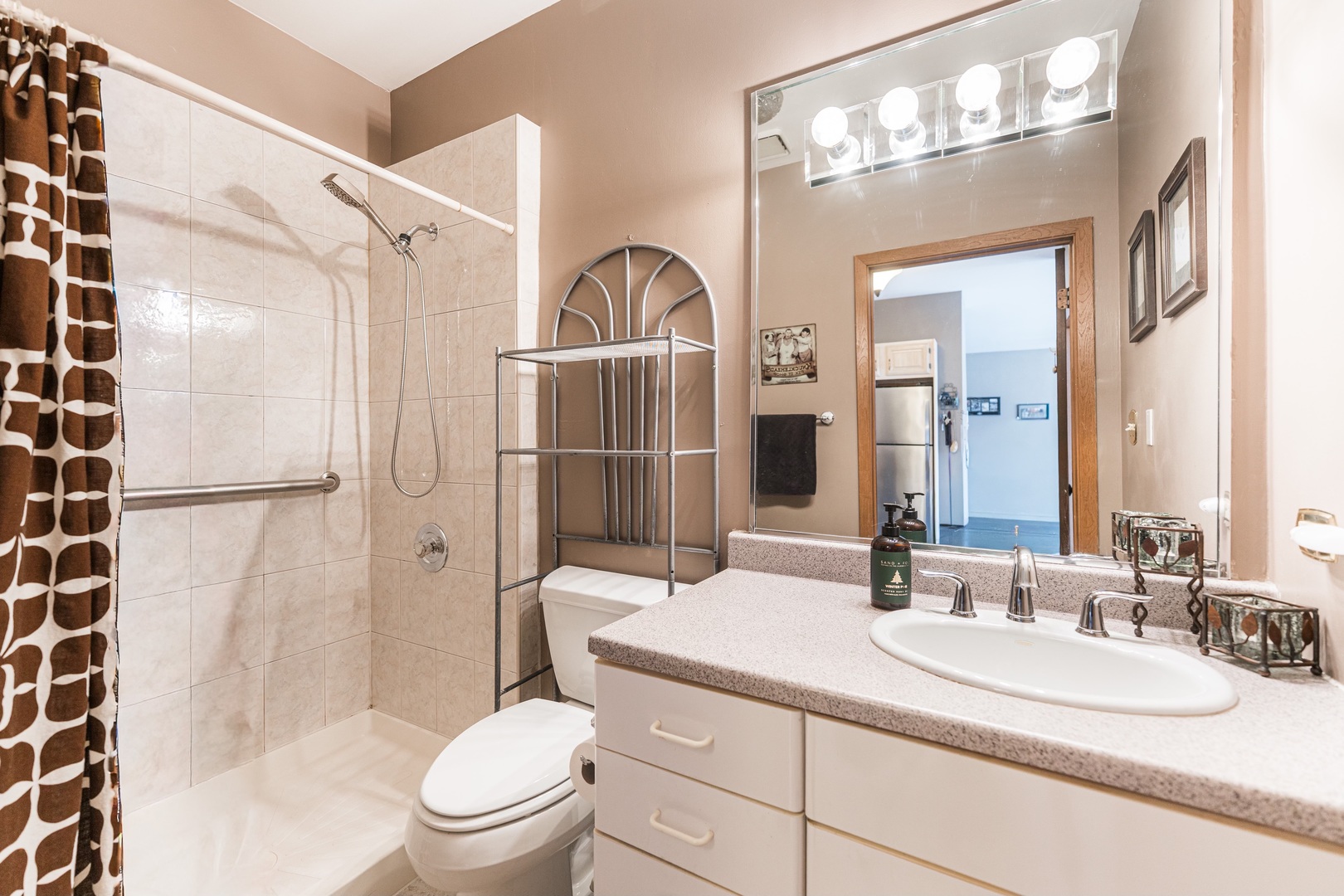 530 E Highland Avenue Unit: B-5