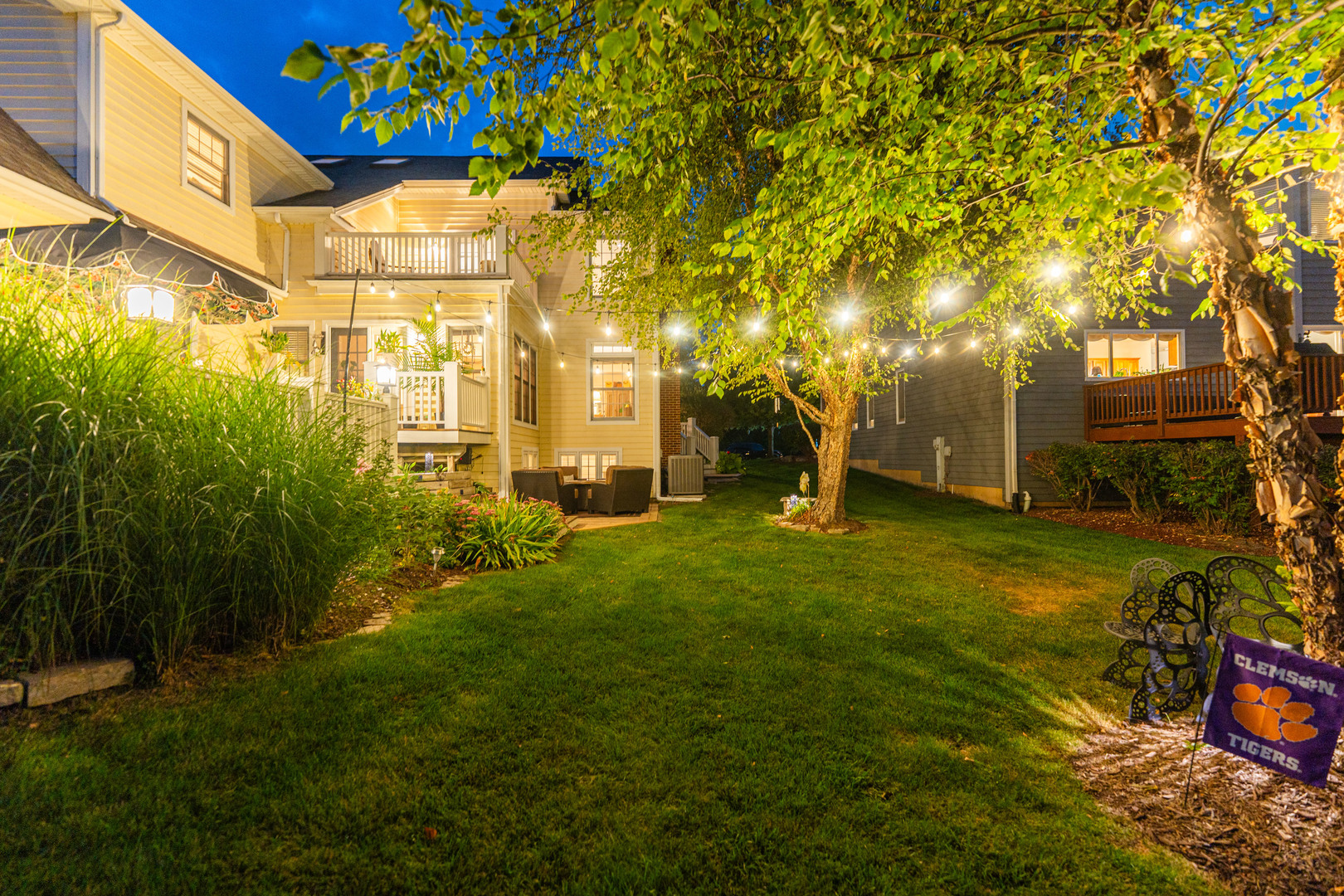 3N985 Walt Whitman Road