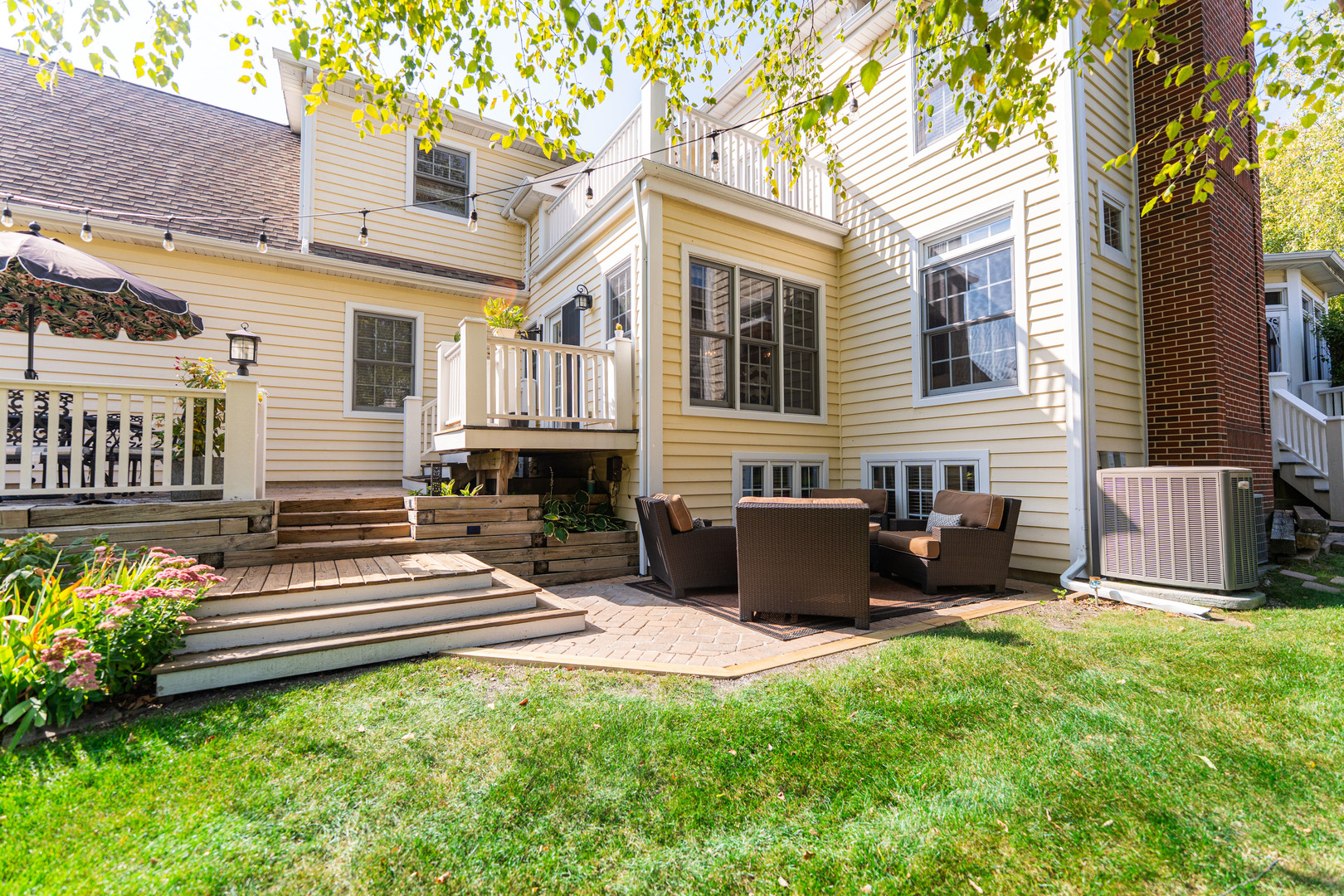 3N985 Walt Whitman Road