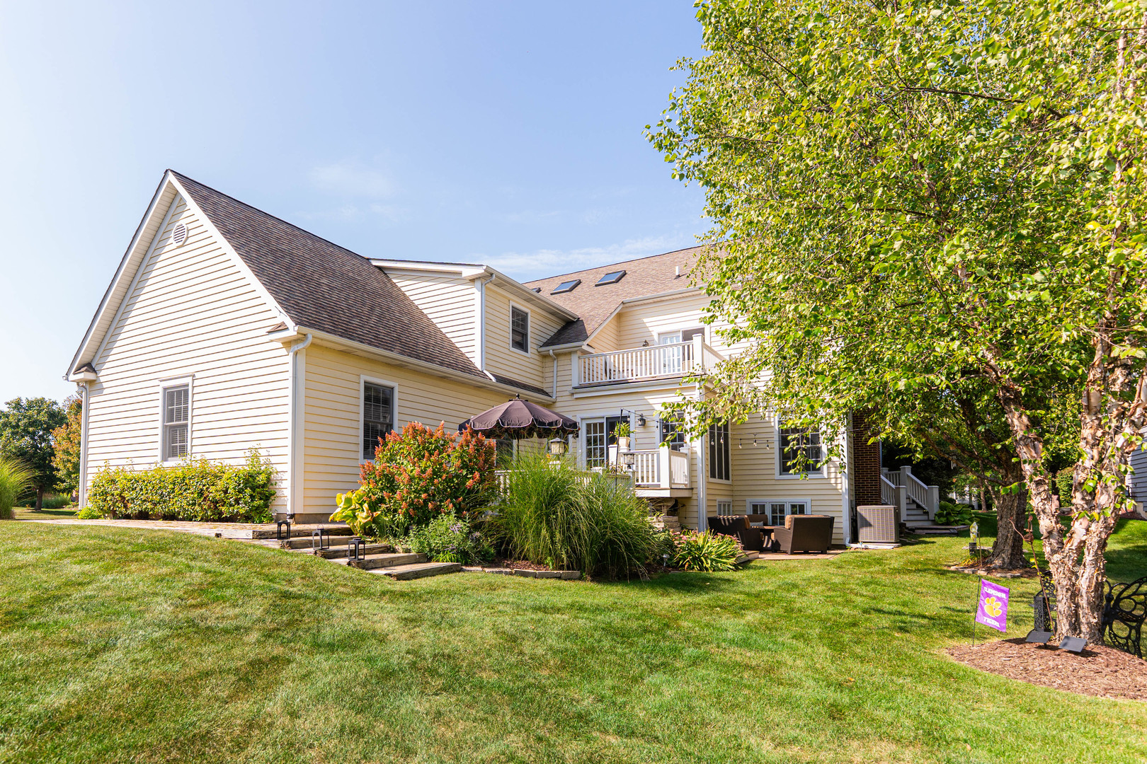 3N985 Walt Whitman Road