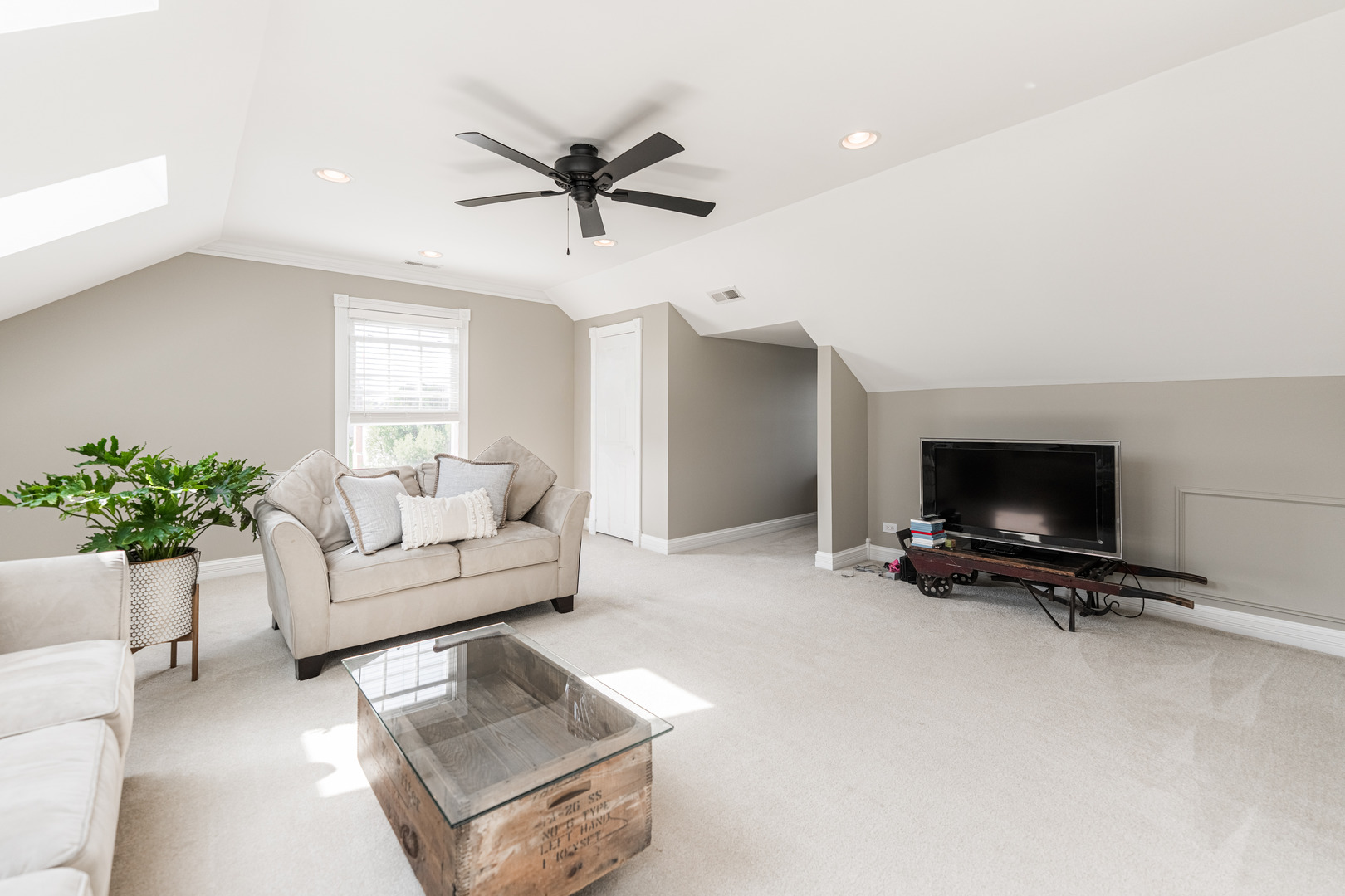 3N985 Walt Whitman Road