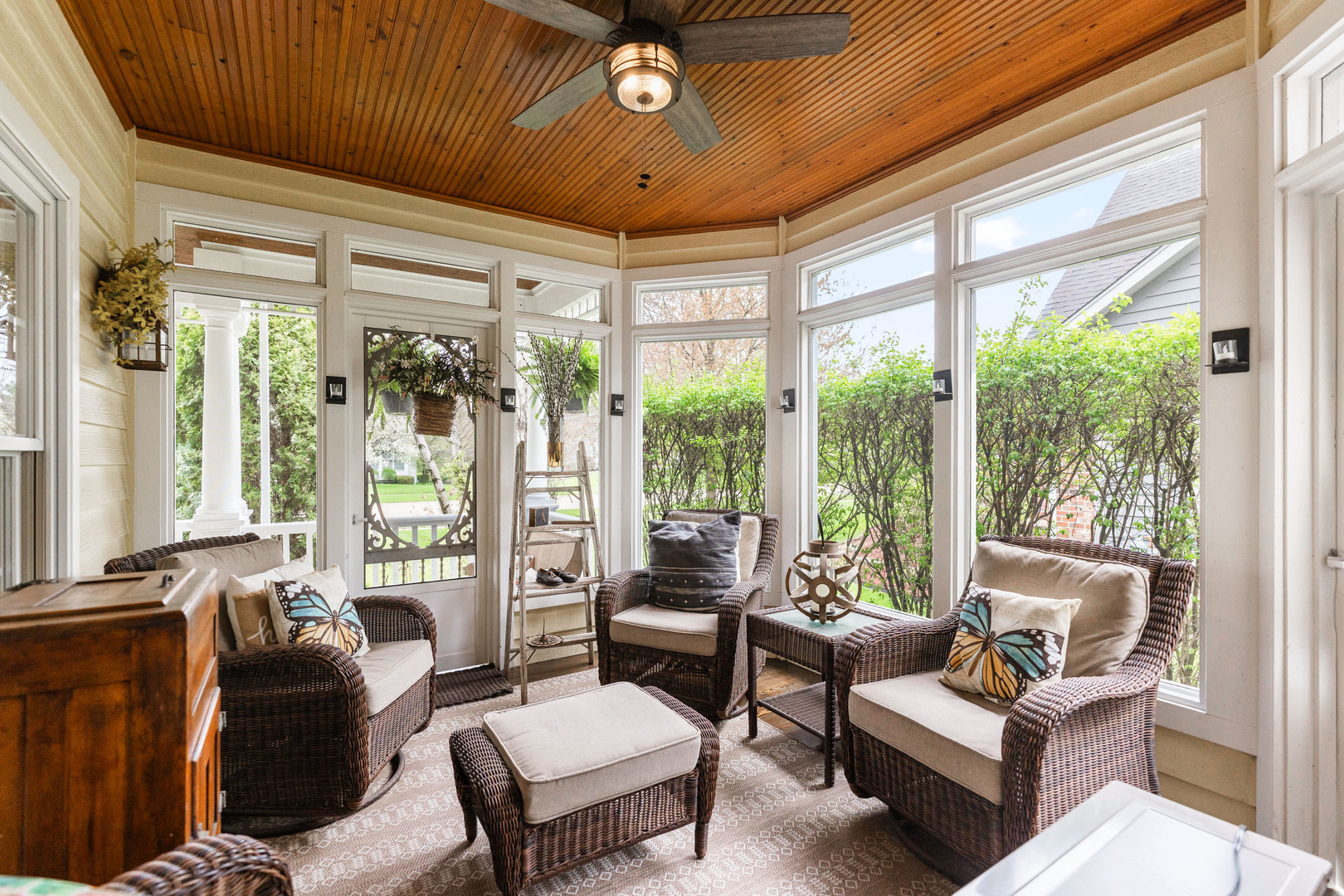 3N985 Walt Whitman Road